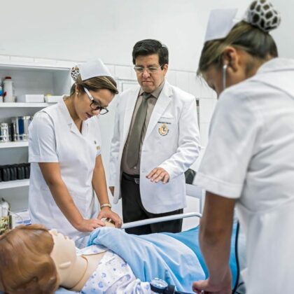 Porque estudiar enfermería en Cayetano